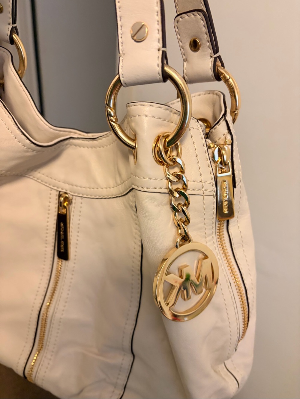 Michael Kors Moxley Shoulder Bag Cream Off White Leather Gold Hardware Tote EUC - Picture 2 of 6